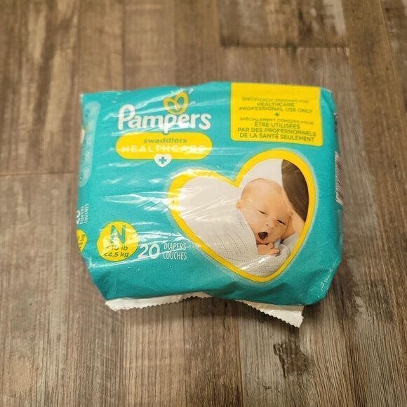 Pampers Swaddlers Diapers Newborn Up to 10 lbs 20 Count Cord Notch New Unopened - Picture 1 of 4